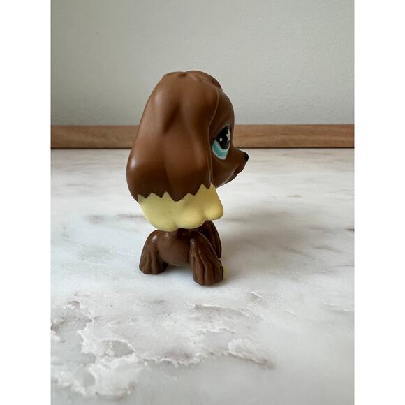Littlest Pet Shop Cocker Spaniel Dog #960 Brown Tan Blue Star Eyes Pink Magnet - Picture 5 of 6